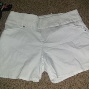White elastic waist inc size 12 shorts